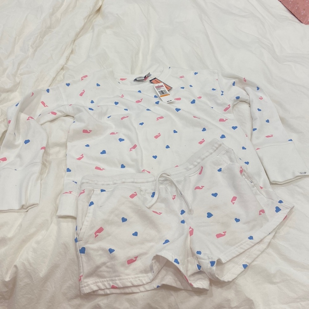 Vineyard Vines set